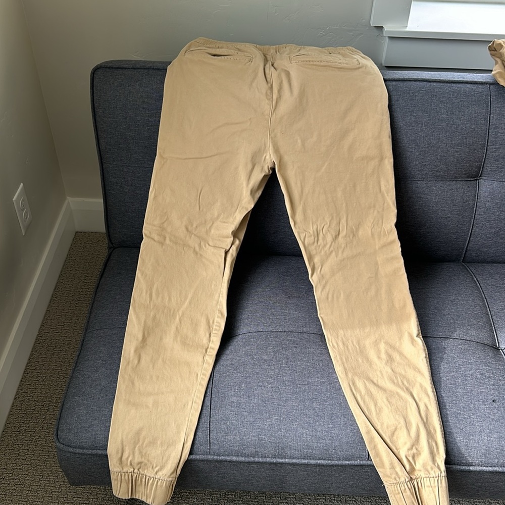 COPY - Men’s Hollister skinny joggers in size small tall